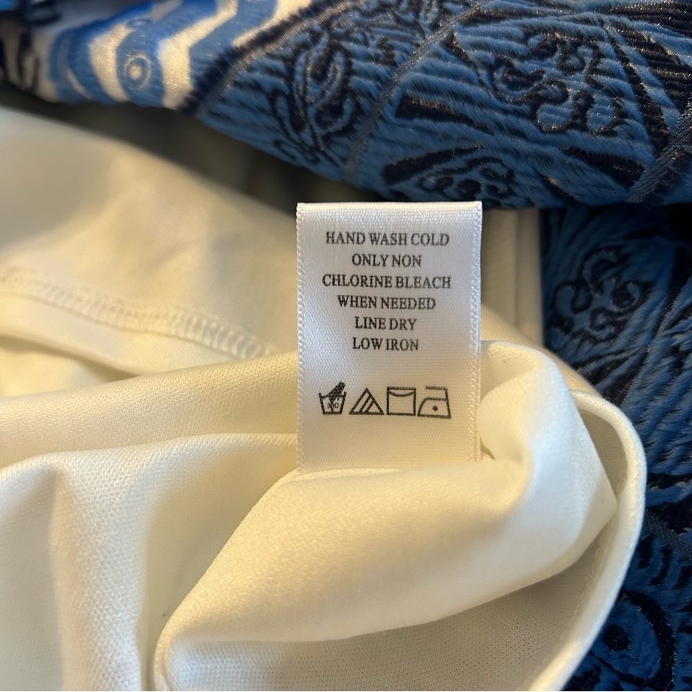 Coldwater Creek white and blue patterned full skirt size M smocked waist - Picture 6 of 8